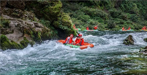 黃龍洞、天門仙山、猛洞河、鳳凰古城“湘西神秘之旅”5日游