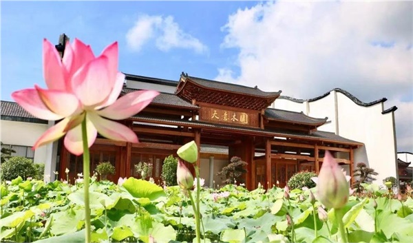 清溪村、天意木國景區(qū)、明清古巷、市博物館、胡林翼故居二日游