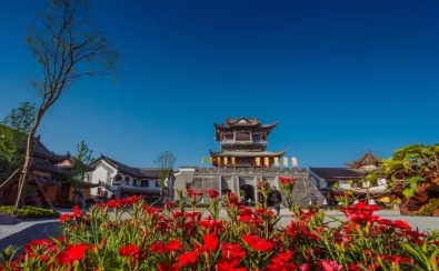 鳳凰古城、晚會(huì)、矮寨大橋、魔鬼玻璃棧道、墨戎苗寨汽車(chē)兩日游